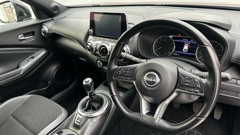 Used Nissan Juke N-Connecta 114 HP (83 kW) 2024 Red SUV