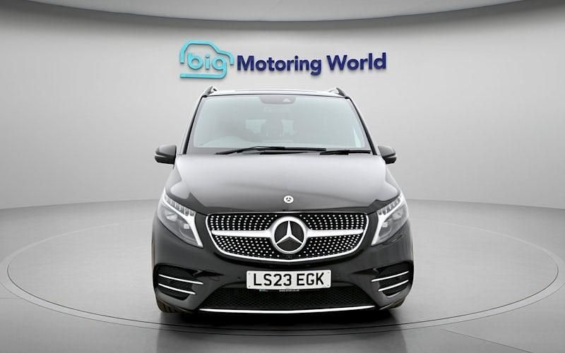 Used Mercedes V300 AMG line 237 HP (174 kW) 2023 MPV