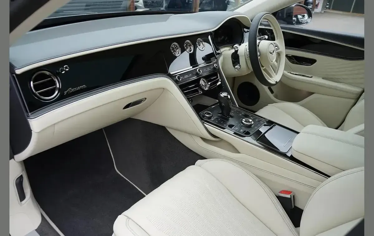 Used Bentley Flying Spur 670 HP (492 kW) 2026 Grey Sedan