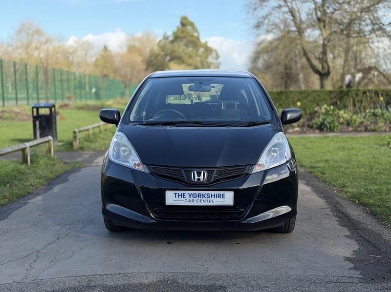 Used Honda Jazz S 90 HP (66 kW) 2013 Black Hatchback