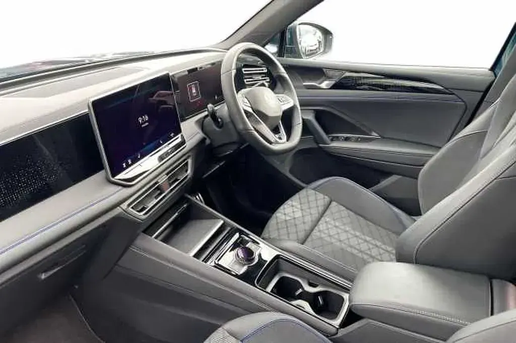 Used VW Tiguan R-line 150 HP (110 kW) 2025 SUV