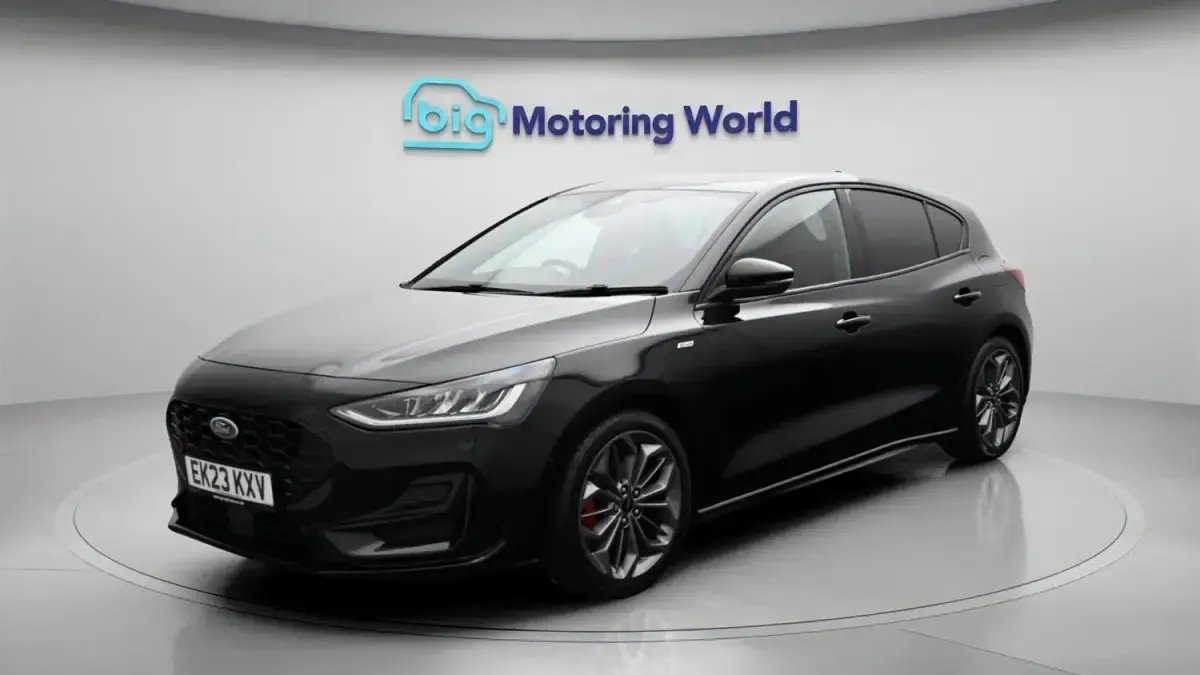 Begagnad Ford Focus ST-Line X 155 HK (114 kW) 2023 Svart Halvkombi