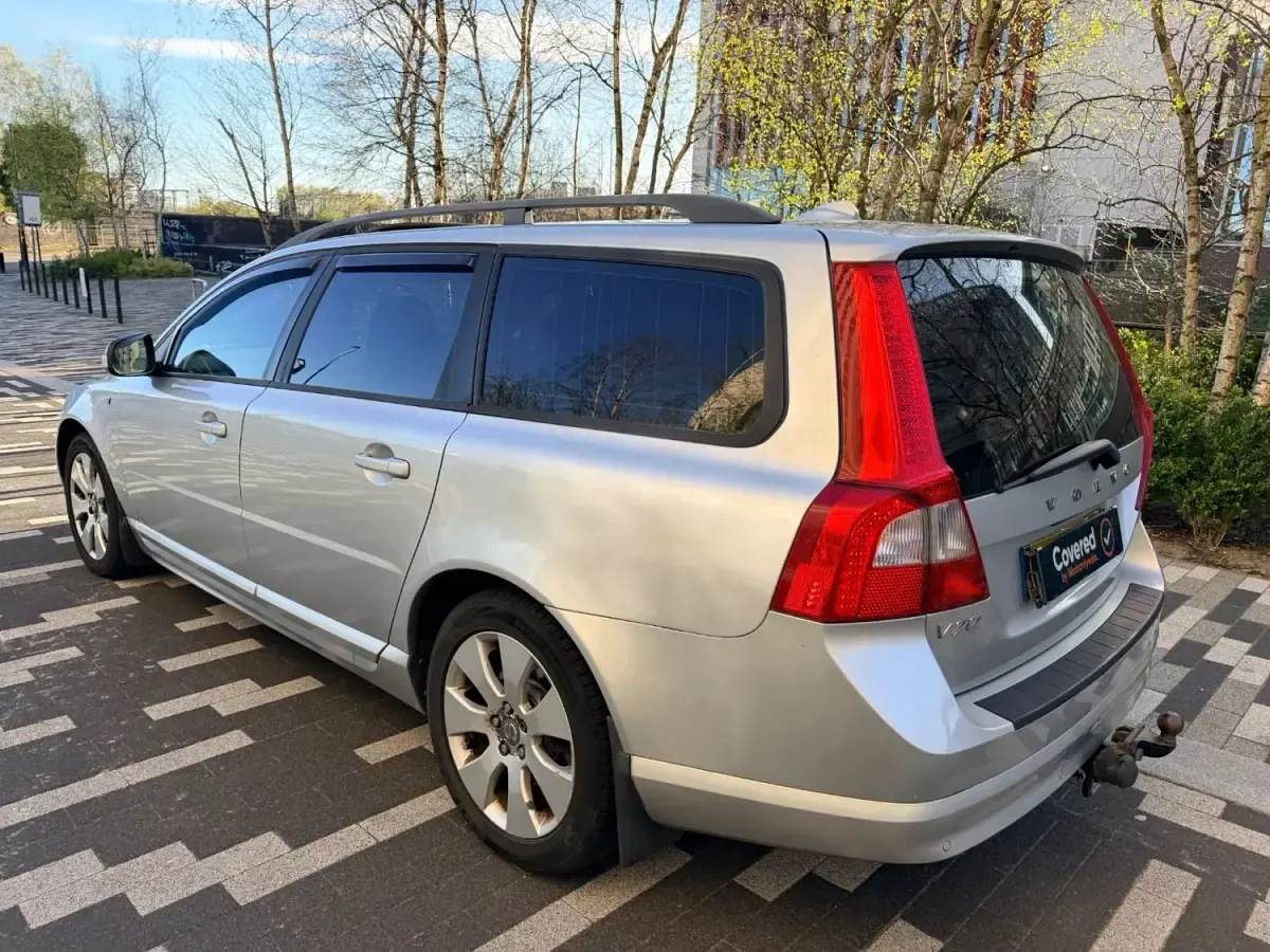 Używany Volvo V70 SE 2007 Srebrny Kombi