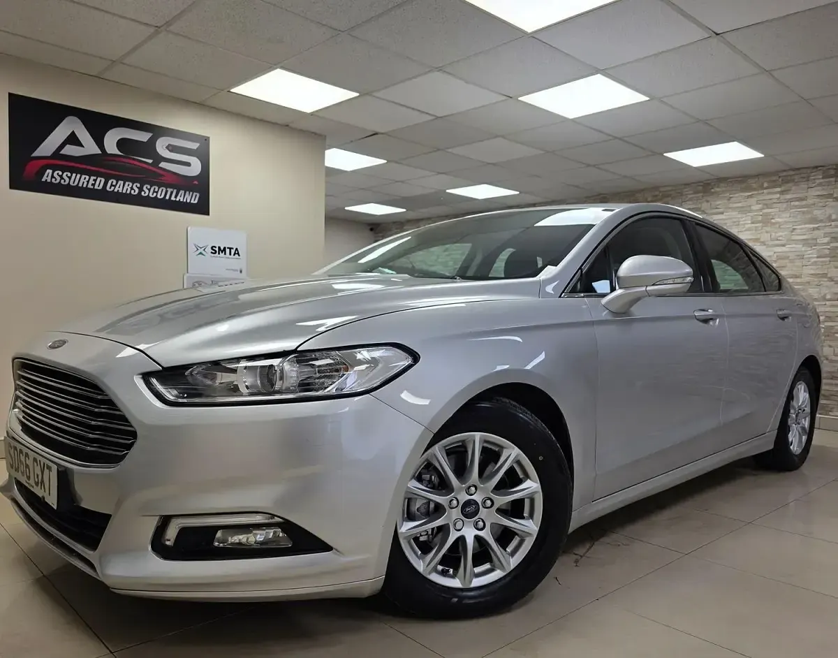 Usado Ford Mondeo Zetec 2016 Prateado Citadino