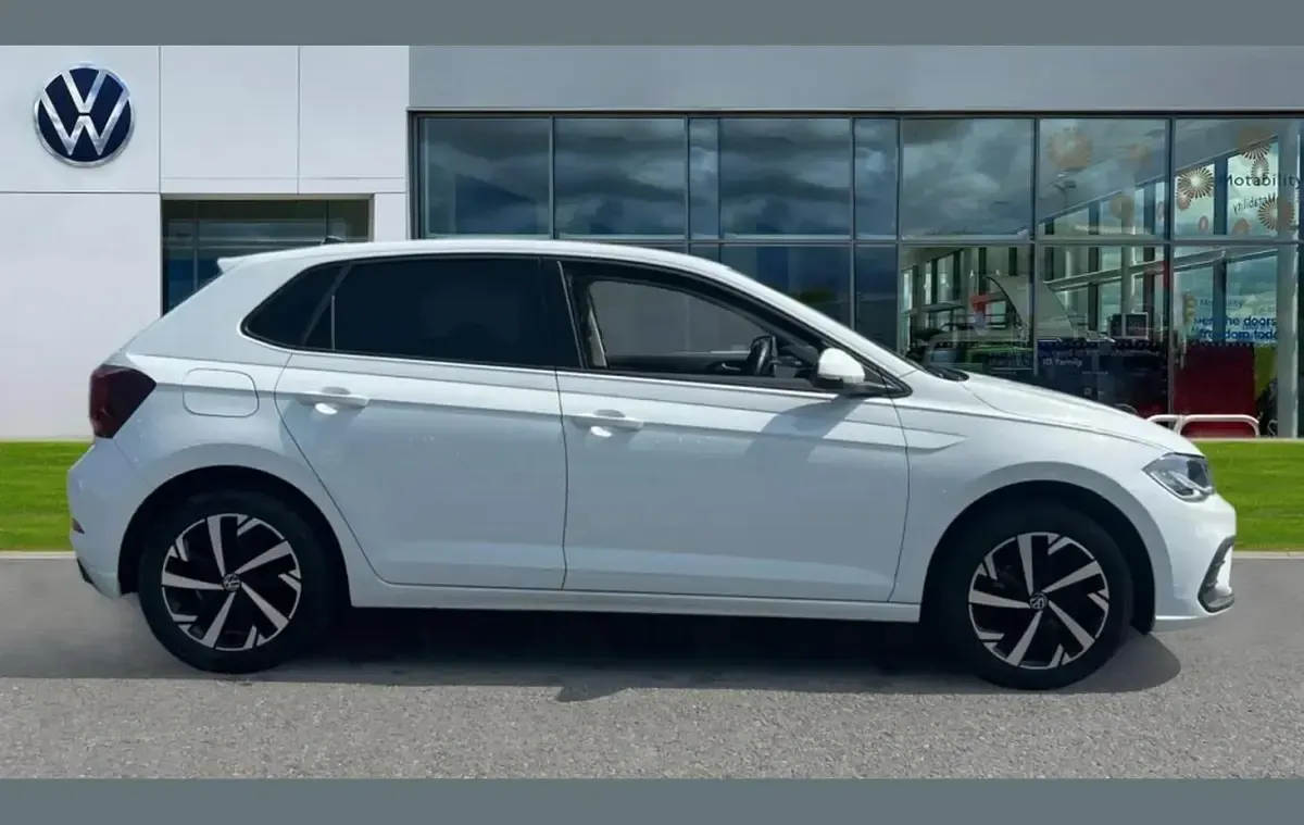 Used VW Polo Match 95 HP (69 kW) 2024 White Hatchback