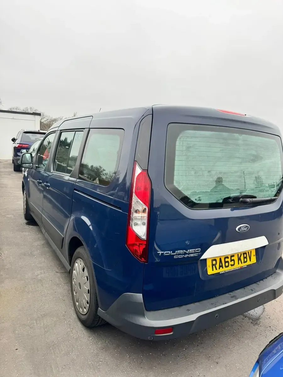 Used Ford Grand Tourneo Connect Zetec 2015 Blue MPV