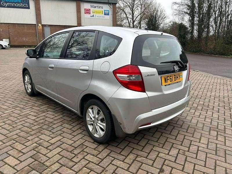 Used Honda Jazz ES 99 HP (72 kW) 2011 Silver Hatchback
