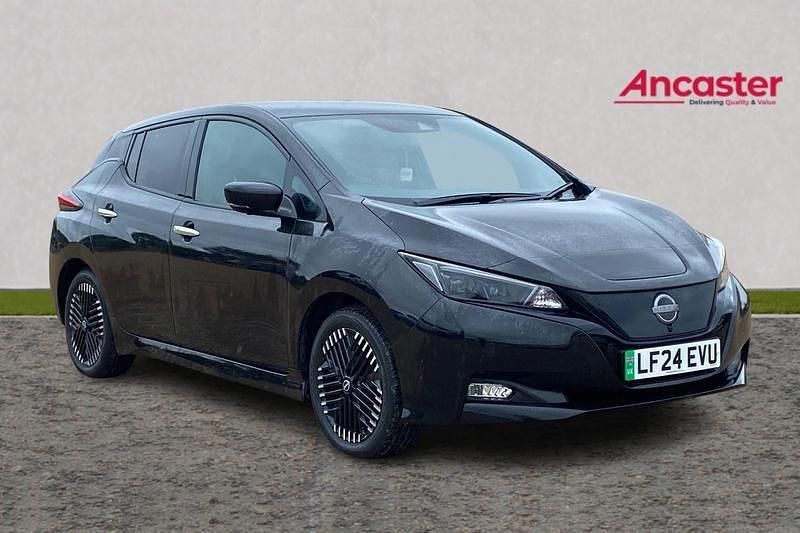 Netic red/pearl black roof and Used 2024 Nissan Leaf Tekna Hatchback | £13,475 (Fair price) - Image 1/4