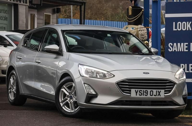 Silver Used 2019 Ford Focus Zetec Hatchback | £7,991 (Good price) - Image 1/4
