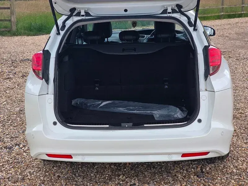 Used Honda Civic EX 120 HP (88 kW) 2014 White Estate