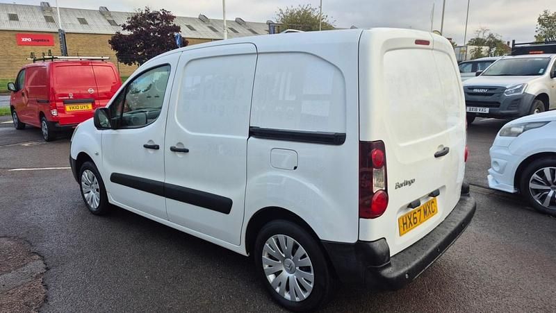 Used Citroën Berlingo 75 HP (55 kW) 2017 White MPV