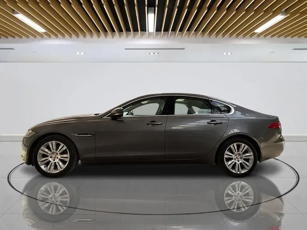 Used Jaguar XF Portfolio 180 HP (132 kW) 2020 Grey Sedan