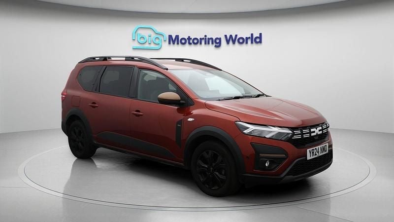 Used 2024 Dacia Jogger Extreme Estate | £17,100 (Fair price) - Image 1/4