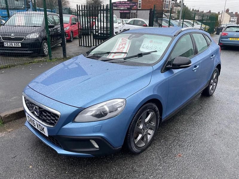 Blue Used 2016 Volvo V40 Hatchback | £6,495 (Fair price) - Image 1/4