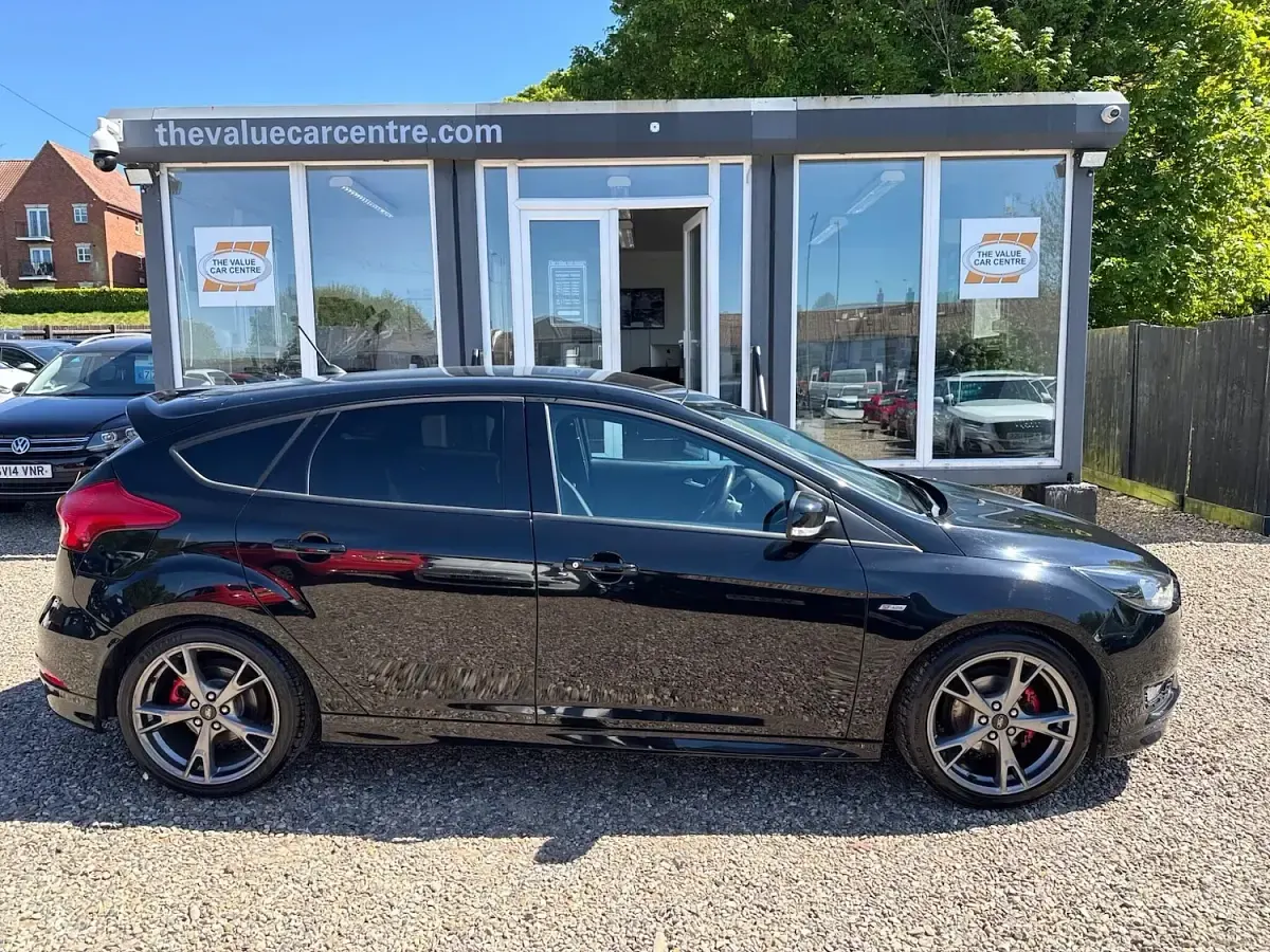 Used Ford Focus ST-Line X 140 HP (102 kW) 2018 Black Hatchback