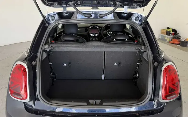 Used Mini Cooper Exclusive 136 HP (100 kW) 2024 Black Hatchback