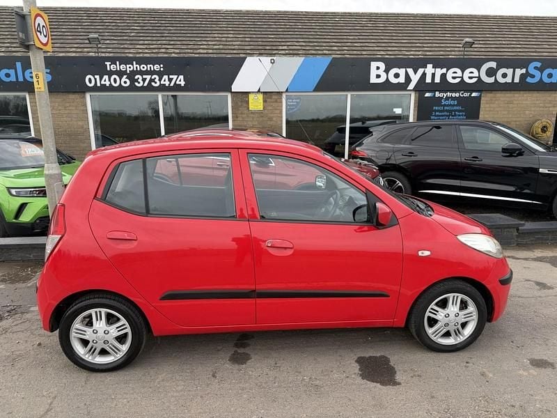 Used Hyundai i10 Comfort 77 HP (56 kW) 2010 Red Hatchback