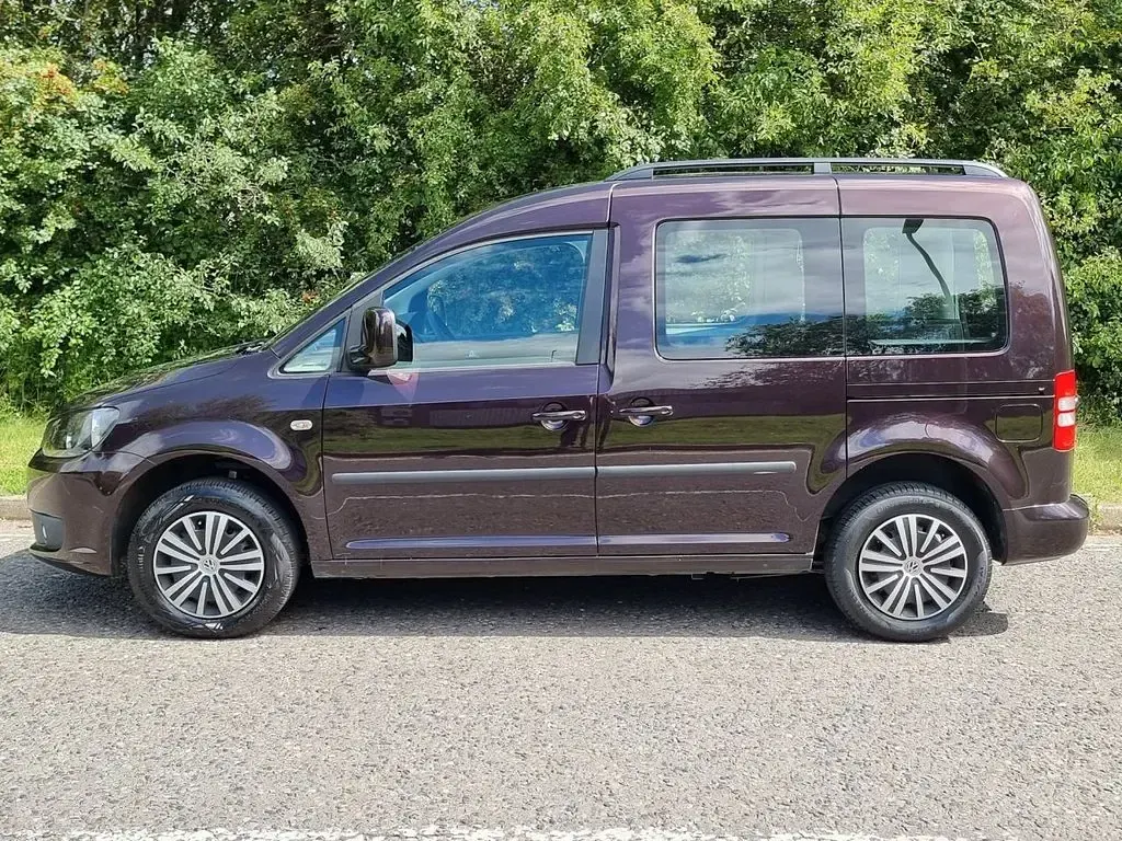 Used VW Caddy Life 102 HP (75 kW) 2015 Purple MPV
