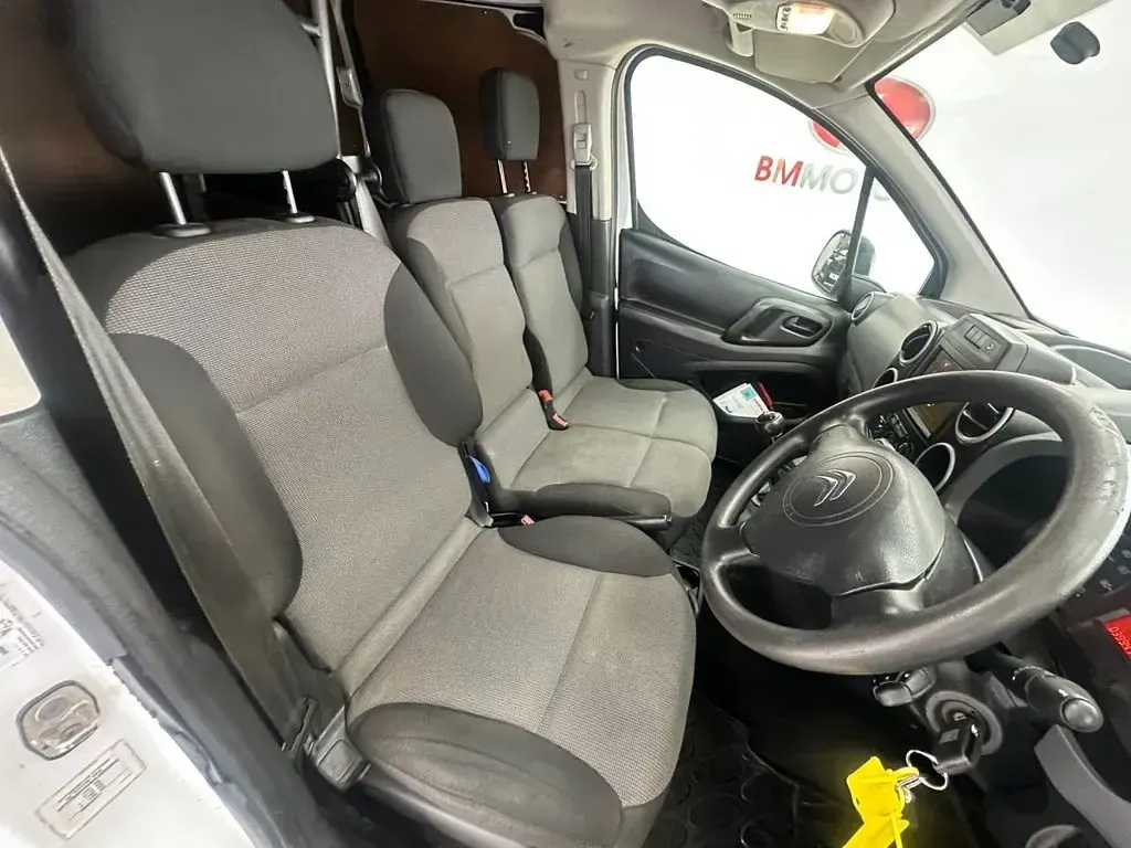 Used Citroën Berlingo 75 HP (55 kW) 2017 White MPV