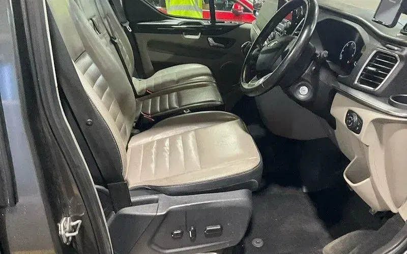 Used Ford Tourneo Custom Titanium 131 HP (96 kW) 2023 Van
