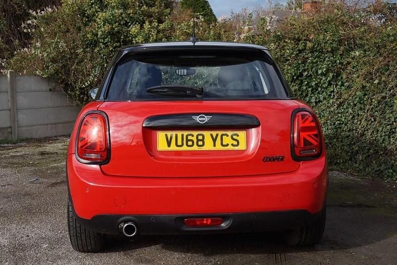 Used Mini Cooper Hatch 136 HP (100 kW) 2018 Red Hatchback