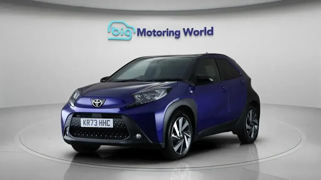 Used Toyota Aygo X 72 HP (52 kW) 2023 Blue SUV