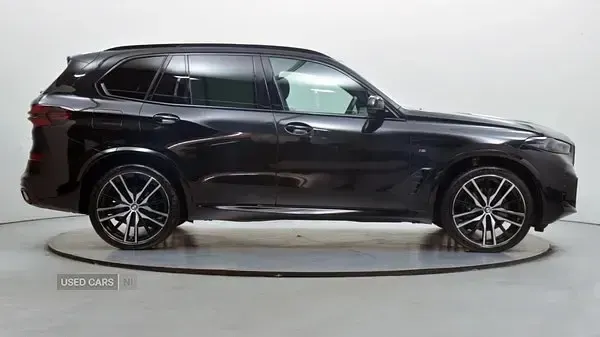 Usado BMW X5 M Sport 490 HP (360 kW) 2025 Preto SUV