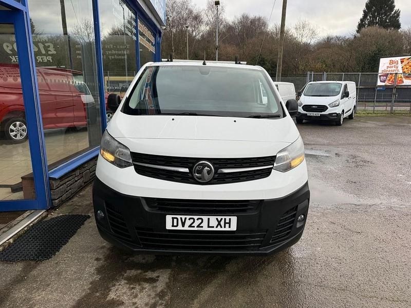 Used Vauxhall Vivaro 145 HP (106 kW) 2022 White MPV