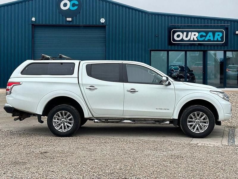 Used Mitsubishi L200 2016 White Pickup