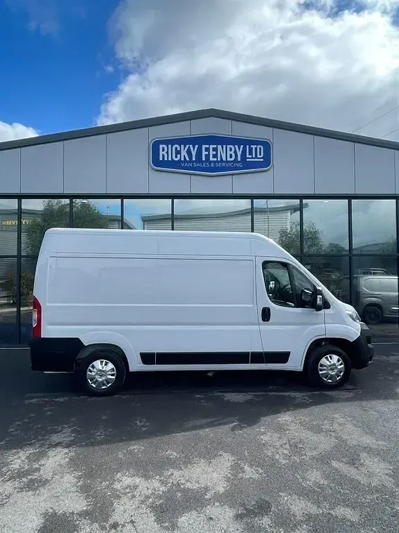 Used Citroën Relay 140 HP (102 kW) 2022 White Van