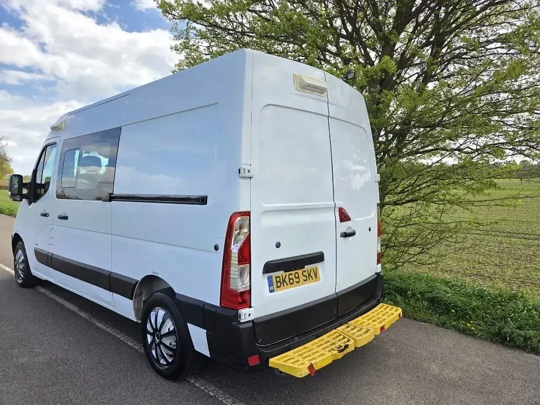 Used Vauxhall Movano 130 HP (95 kW) 2019 White MPV