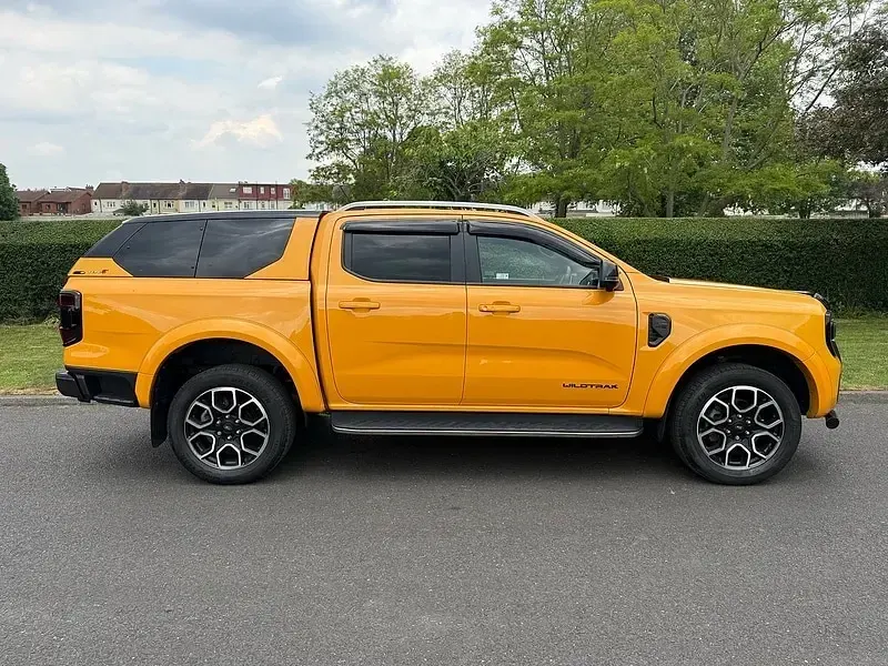 Used Ford Ranger Wildtrack 2023 Cyber orange (metallic paint) Pickup