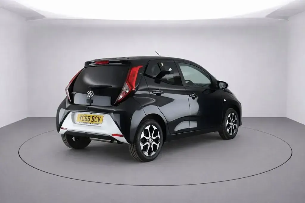 Used Toyota Aygo X-plore 71 HP (52 kW) 2018 Black Hatchback