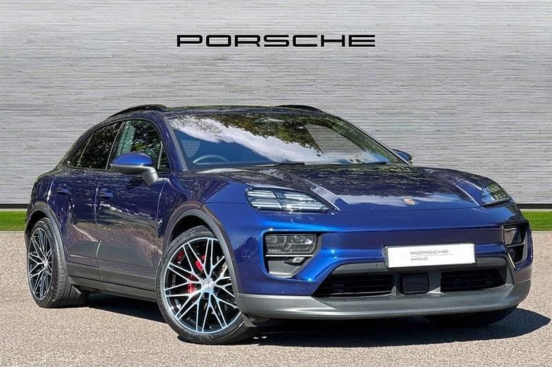 Blue Used 2025 Porsche Macan SUV | £77,950 (Fair price) - Image 1/4