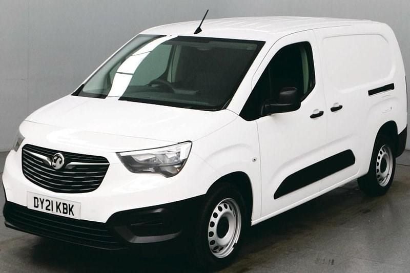 Used Vauxhall Combo 100 HP (73 kW) 2021 White MPV