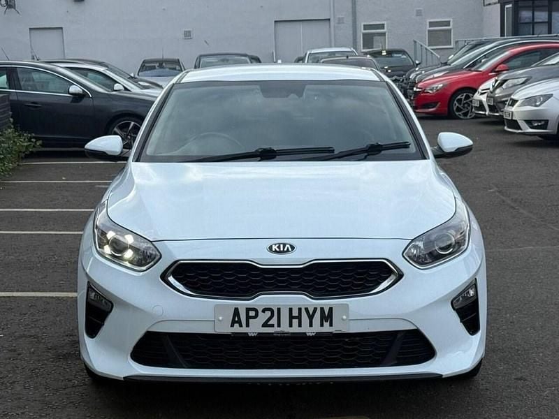 Used Kia Ceed 158 HP (116 kW) 2021 White Hatchback