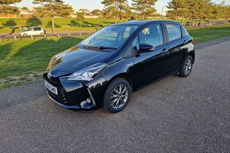 Used 2019 Toyota Yaris Hybrid | £11,995 (Good price) - Image 1/1