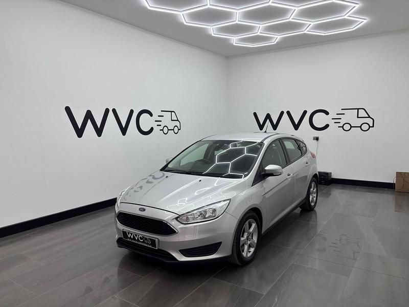 Used Ford Focus Style 120 HP (88 kW) 2016 Silver Hatchback