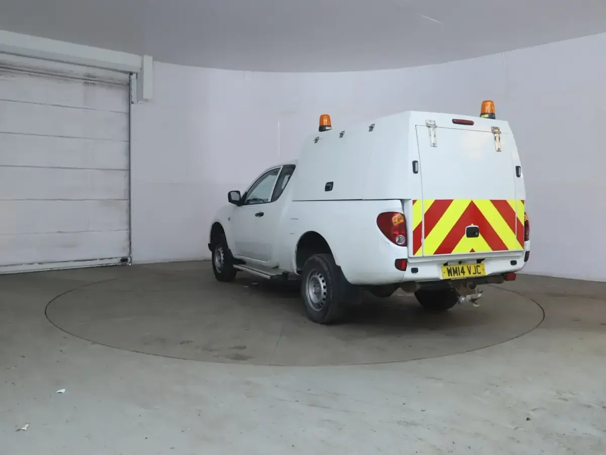 Käytetty Mitsubishi L200 134 HP (98 kW) 2014 Valkoinen Nouto