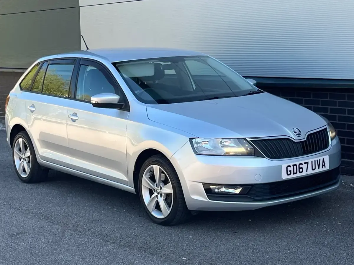 Usado Skoda Rapid SE 110 HP (80 kW) 2018 Prateado Citadino