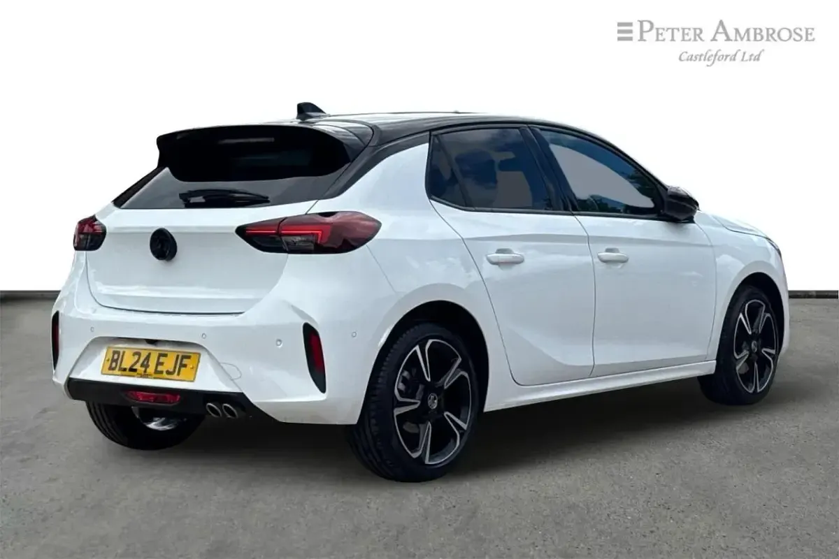 Used Vauxhall Corsa Ultimate 128 HP (94 kW) 2024 White Hatchback