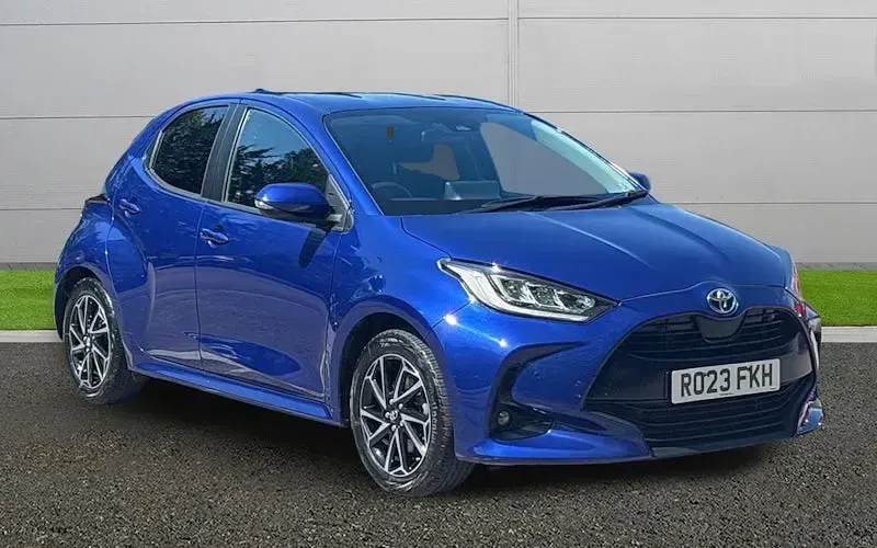 Usado Toyota Yaris Hybrid Design 116 CV (85 kW) 2026 Utilitario