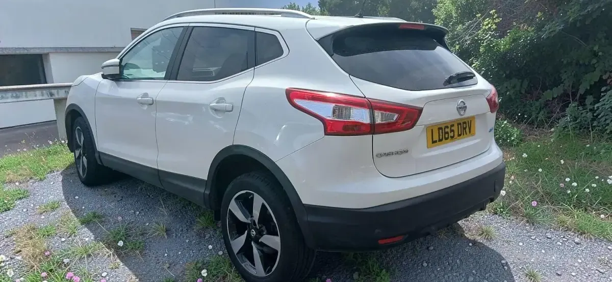 Used Nissan Qashqai N-TEC 110 HP (80 kW) 2015 White SUV