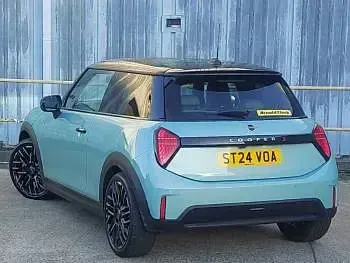 Used Mini Cooper Exclusive 204 HP (150 kW) 2024 Green Hatchback