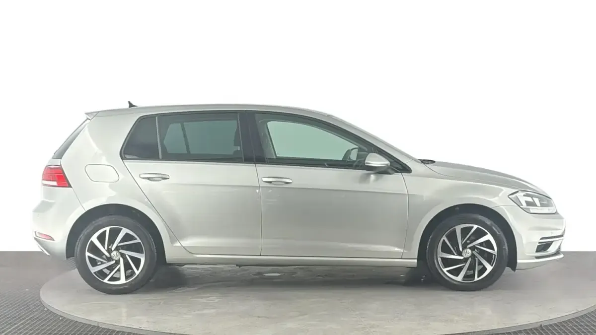 Used VW Golf VII Match 116 HP (85 kW) 2019 Silver Hatchback