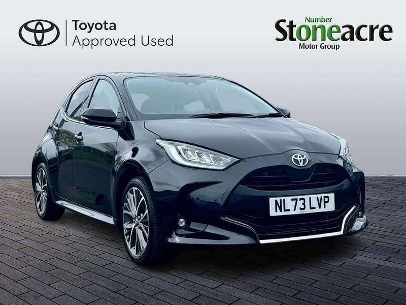 Black Used 2023 Toyota Yaris Hybrid Hatchback | £19,400 (Fair price) - Image 1/2