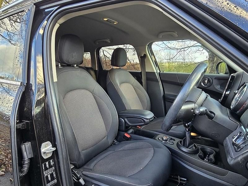 Used Mini Cooper Countryman Classic 2019 Midnight black SUV