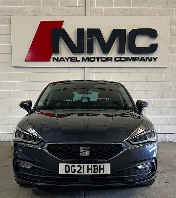Begagnad Seat Leon SE Dynamic 110 HK (80 kW) 2021 Grå Halvkombi