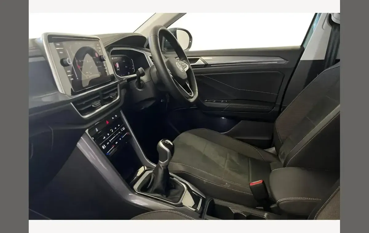 Used VW T-Roc Style 150 HP (110 kW) 2025 Petrol blue SUV