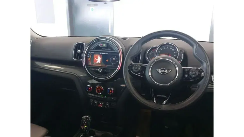 Used Mini Cooper Countryman Exclusive 134 HP (98 kW) 2019 Red SUV